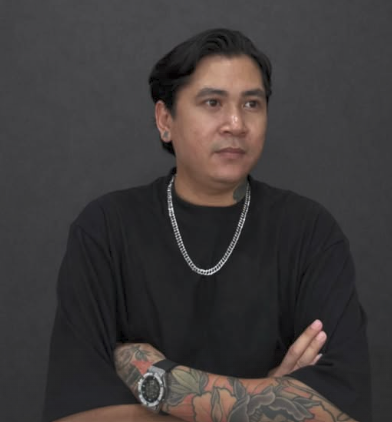 Duc, owner of The Black Barbershop